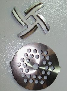 заточенные нож и решётка мясорубки