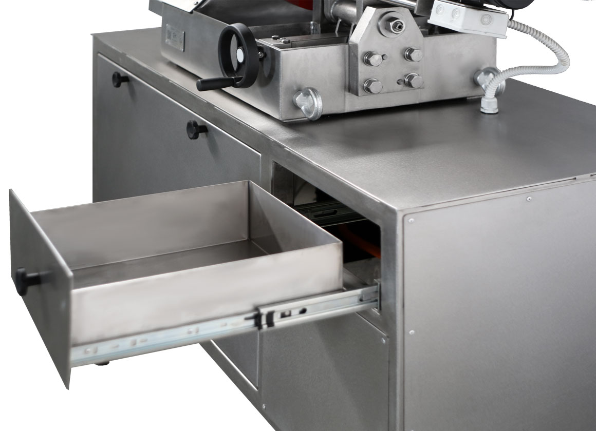 Ящик для расходных материалов в столе